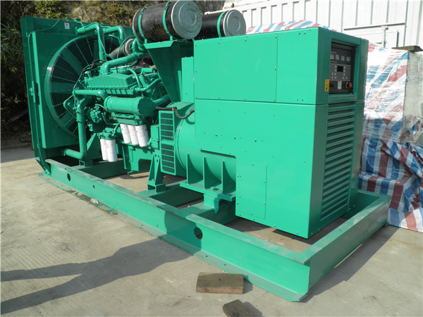 鄢陵出租发电机 发电机组厂家：柴油发电机组的控制屏的作用是什么？