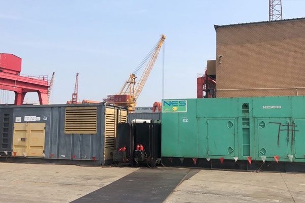 鄢陵发电机出租空气滤清器的清洁频率是多少？