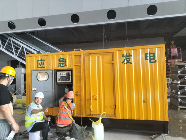 鄢陵怎样判断空气滤清器是否需要更换？